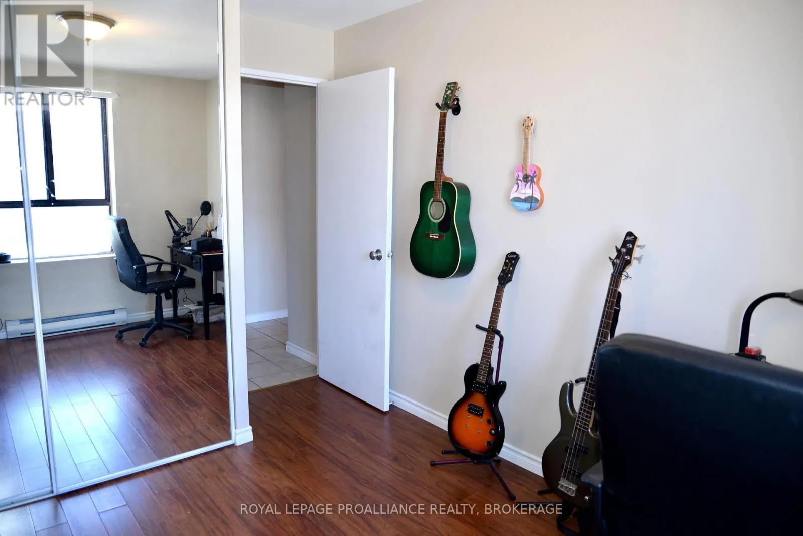 210 - 17 ELDON HALL PLACE, #210