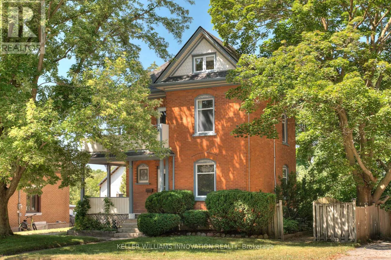 26 ARTHUR STREET N