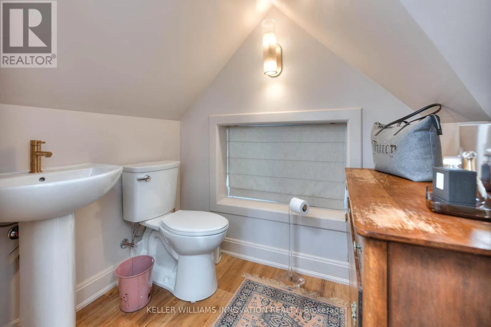 26 ARTHUR STREET N