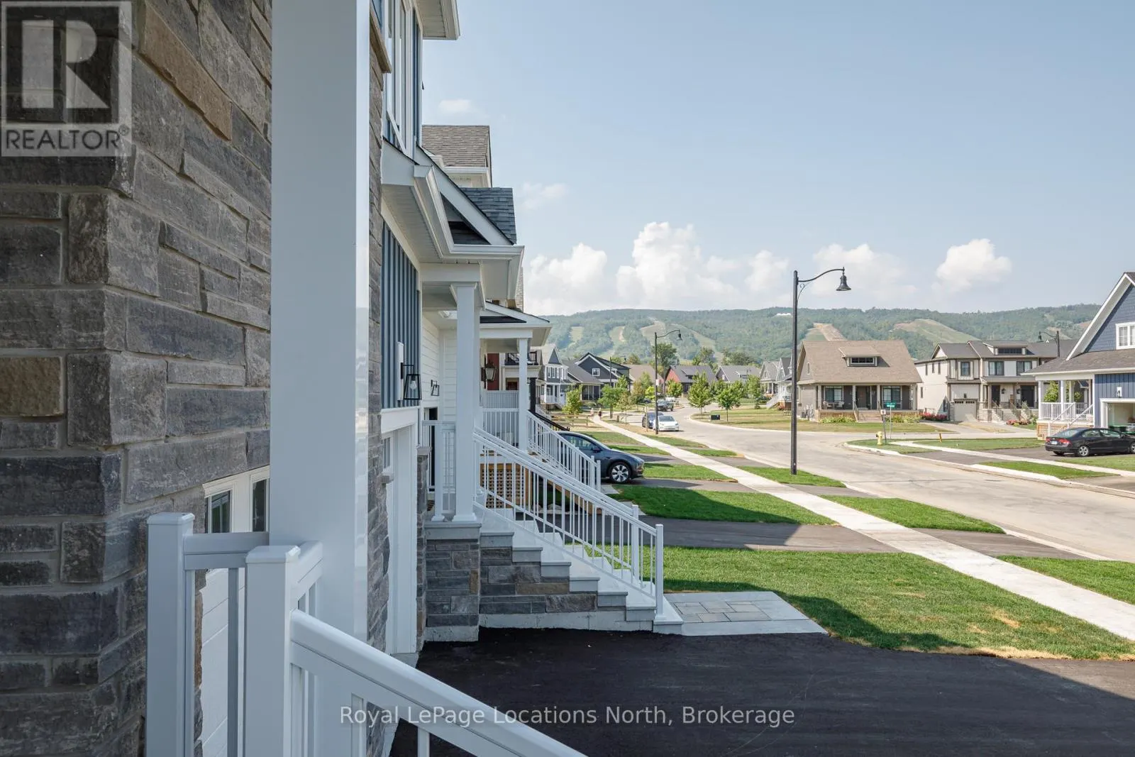 139 WHITE OAK CRESCENT