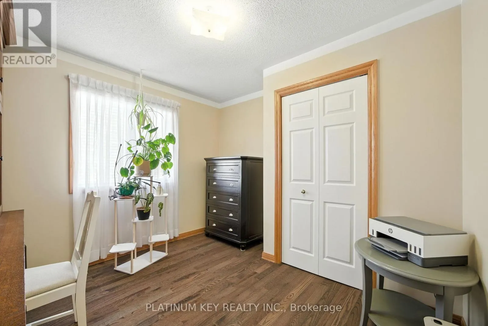 469 RIVERVIEW DRIVE