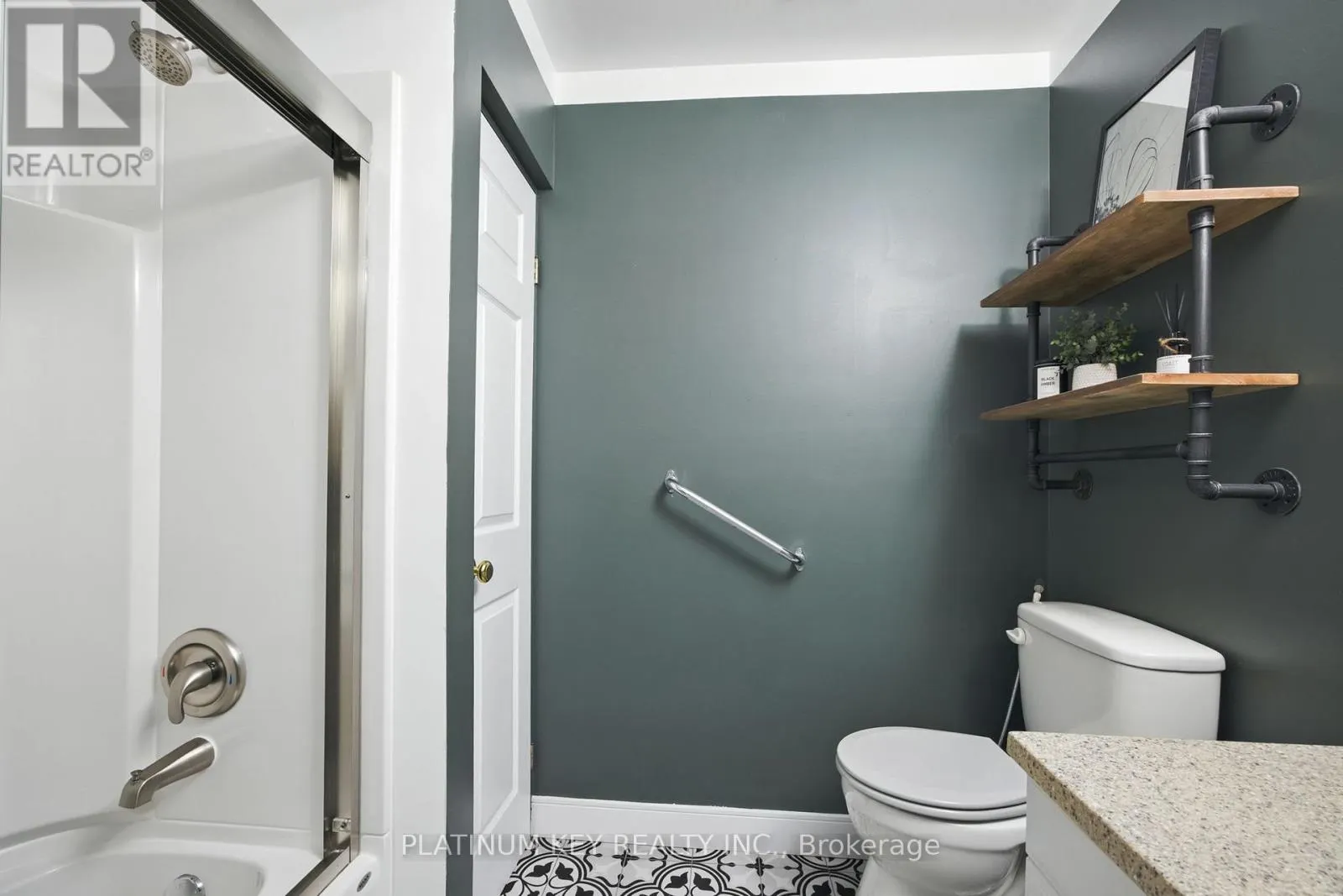 469 RIVERVIEW DRIVE