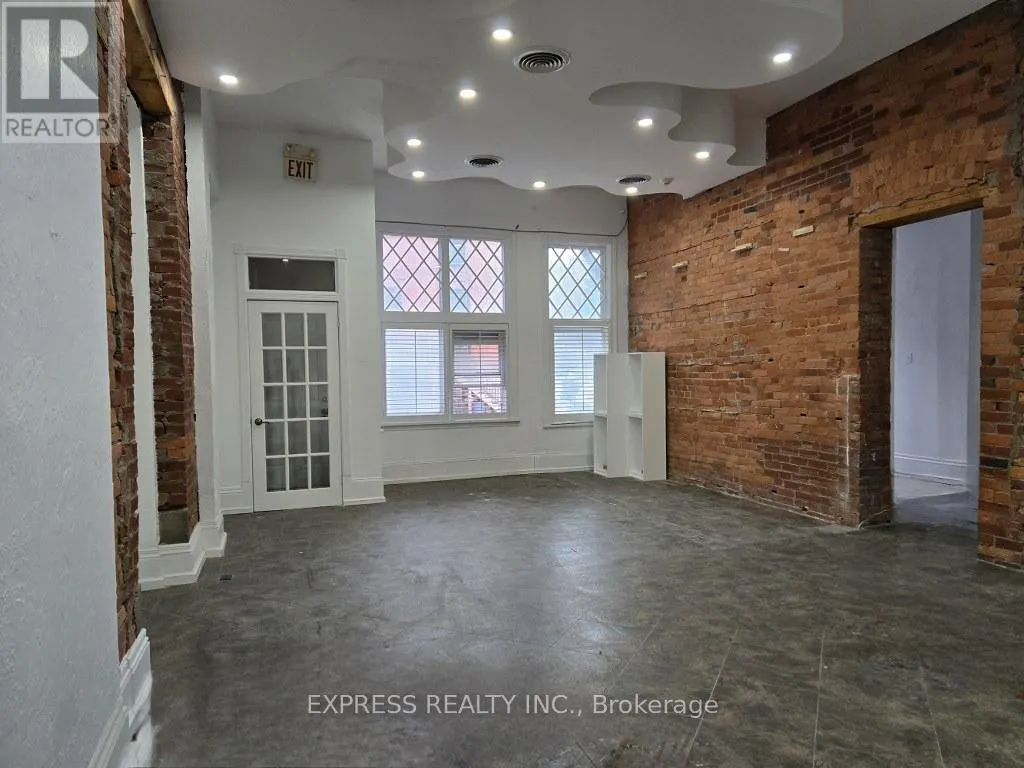 101B - 252 JAMES STREET S