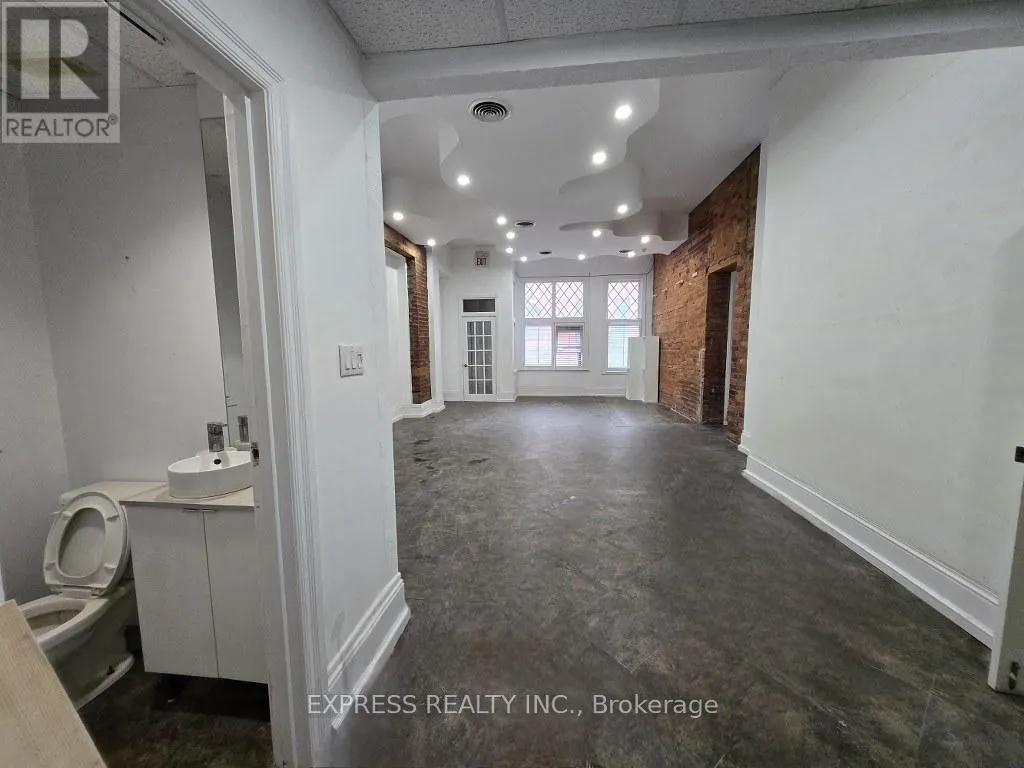 101B - 252 JAMES STREET S