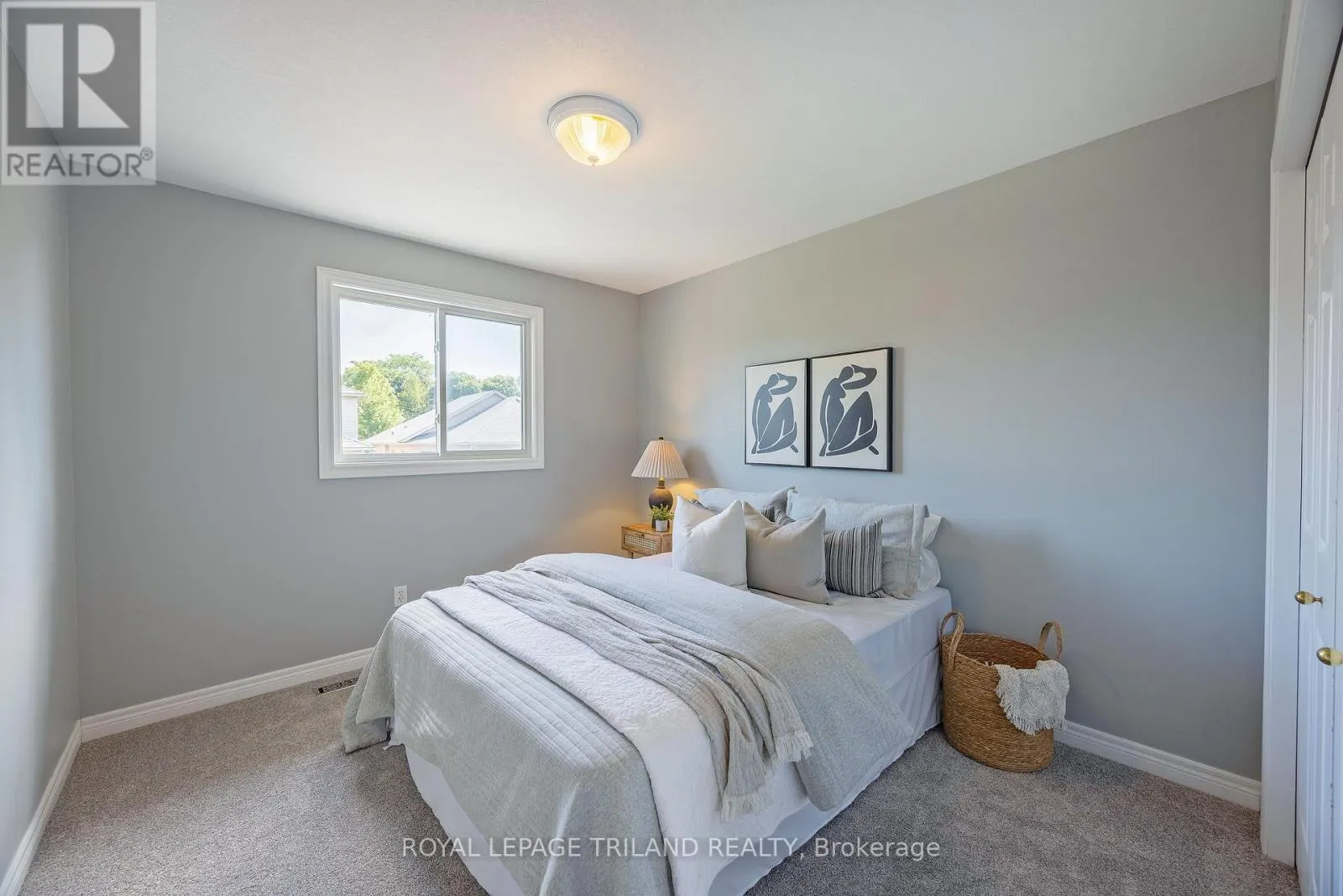 851 CRESTVIEW CRESCENT
