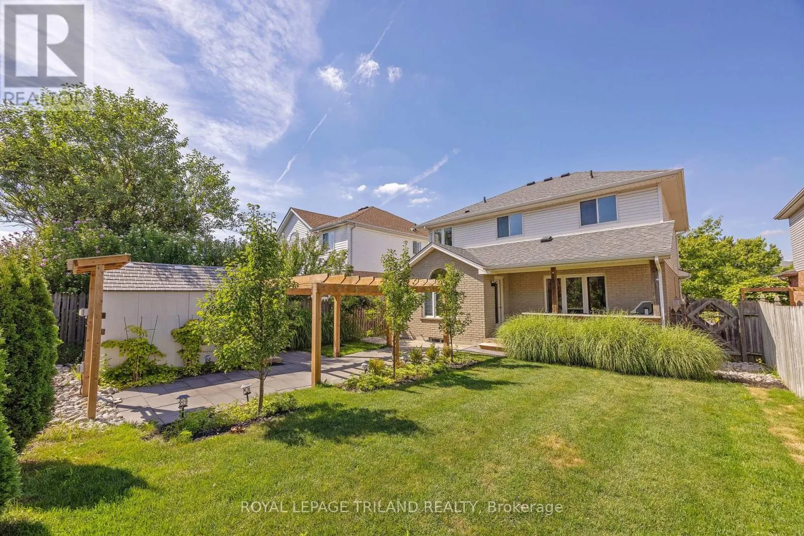 851 CRESTVIEW CRESCENT