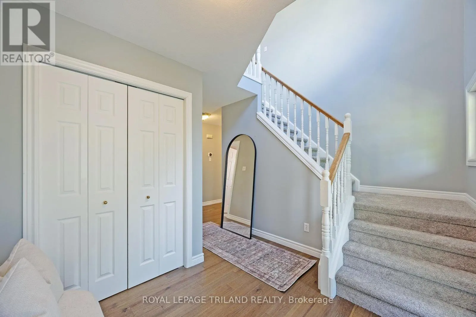 851 CRESTVIEW CRESCENT