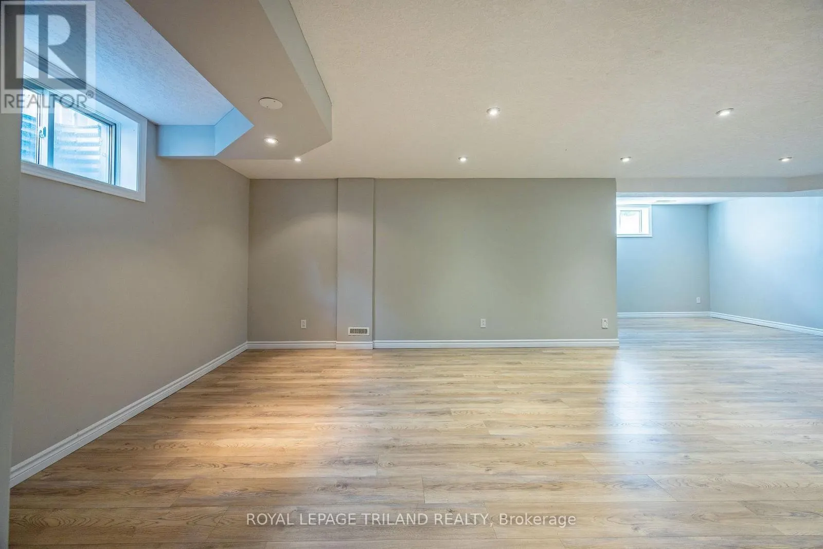 851 CRESTVIEW CRESCENT