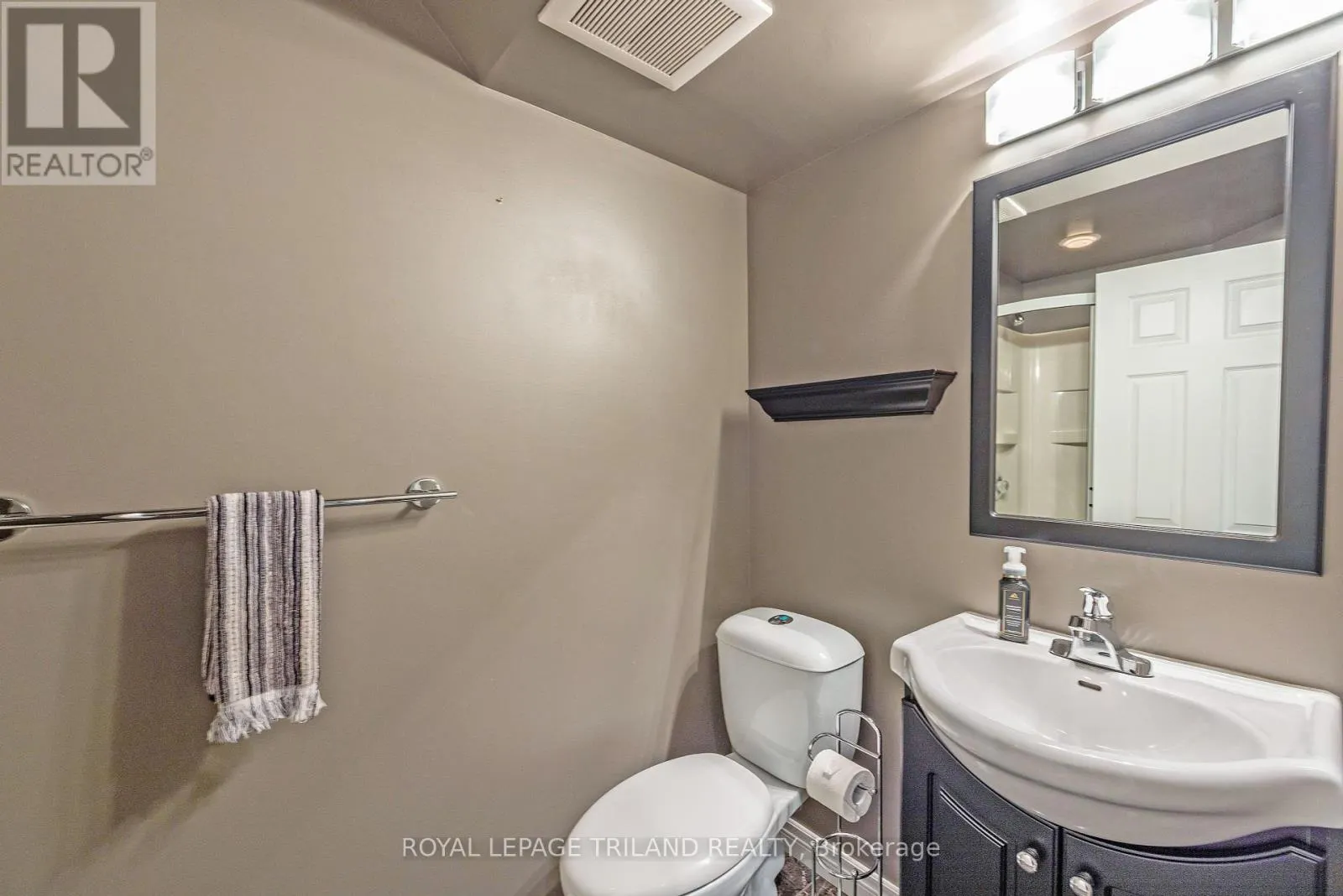 851 CRESTVIEW CRESCENT