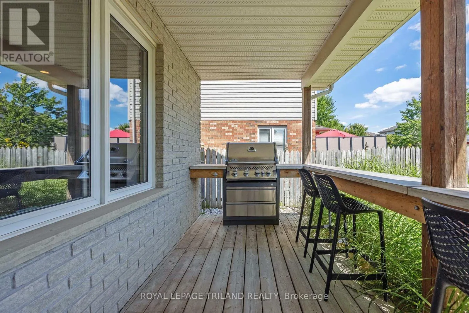 851 CRESTVIEW CRESCENT