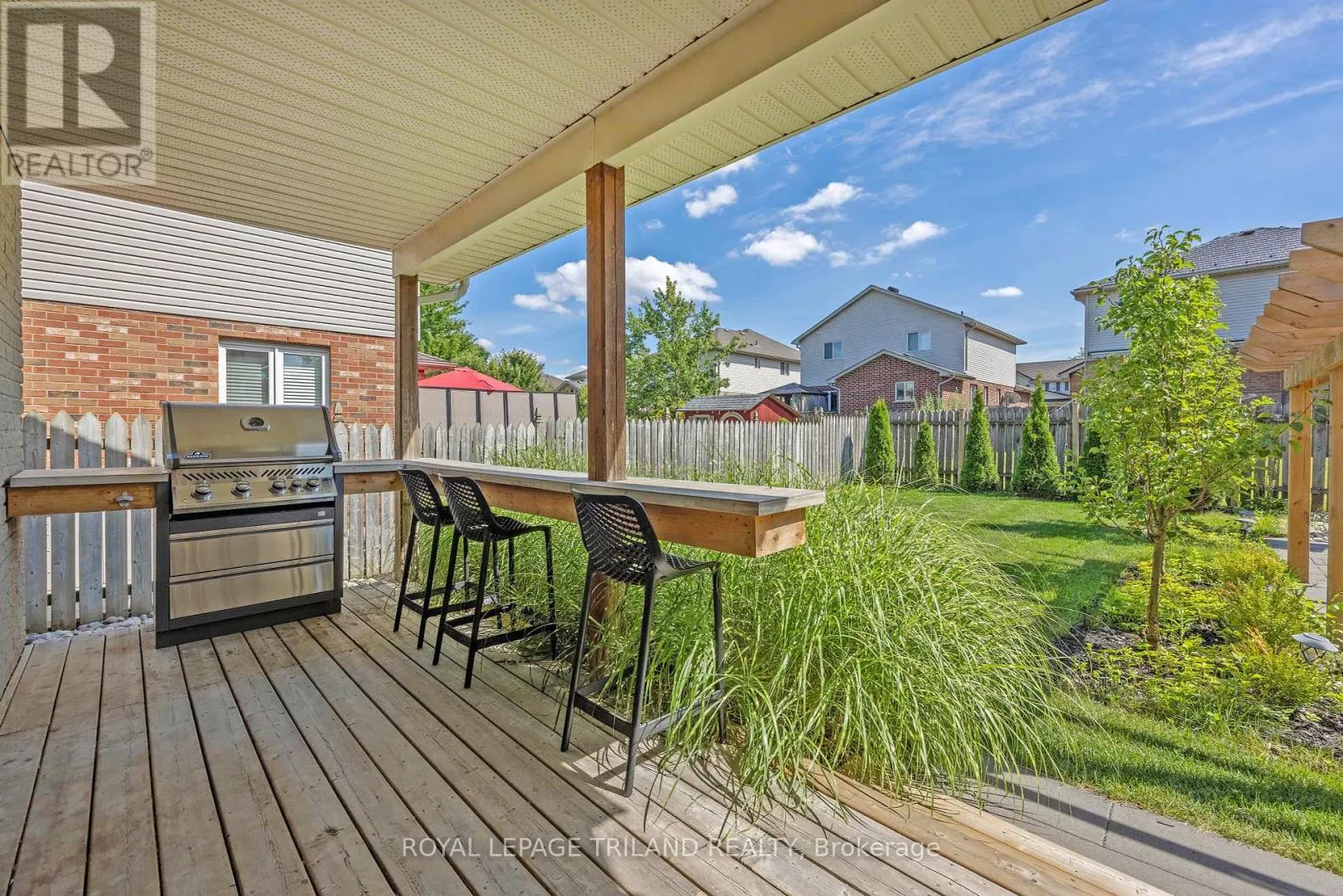 851 CRESTVIEW CRESCENT
