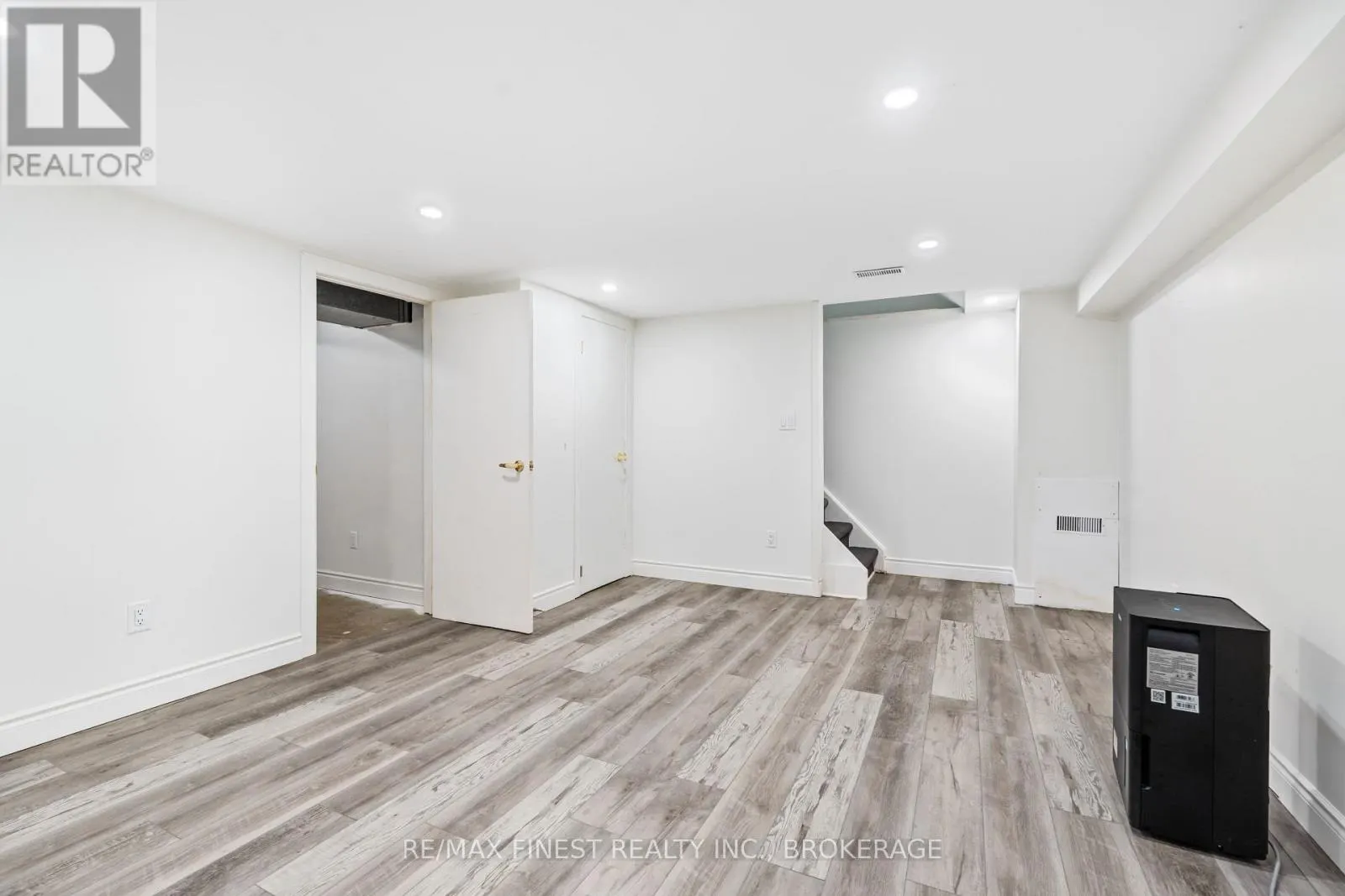 347 KINGSDALE AVENUE