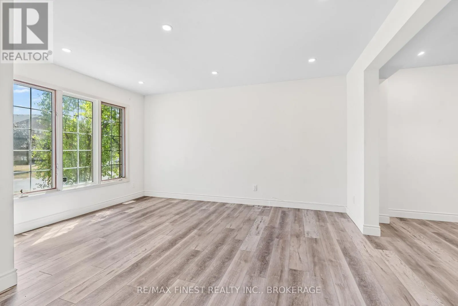 347 KINGSDALE AVENUE