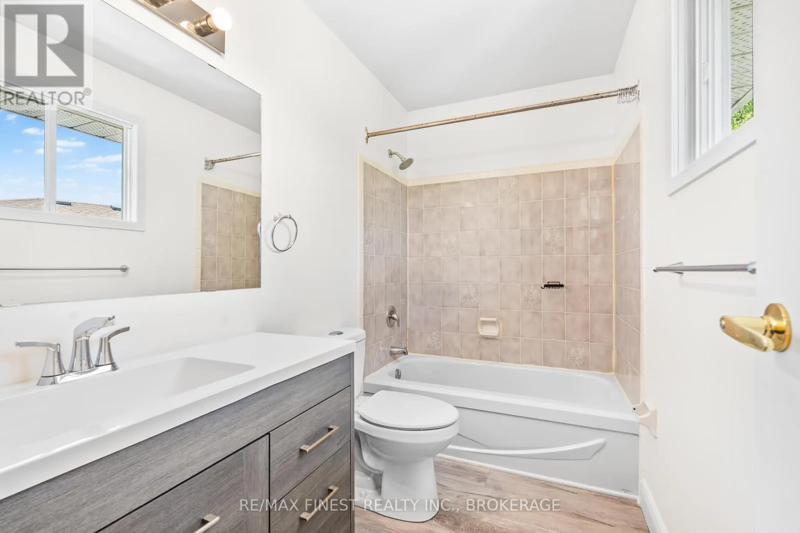 347 KINGSDALE AVENUE
