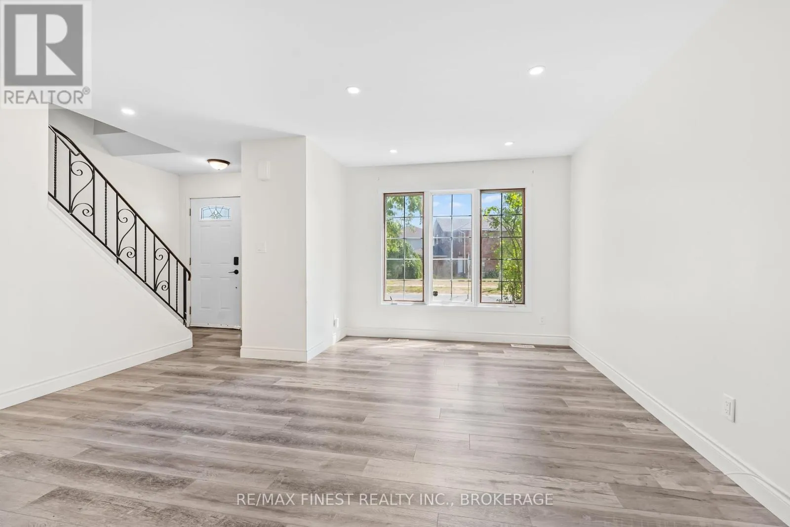 347 KINGSDALE AVENUE