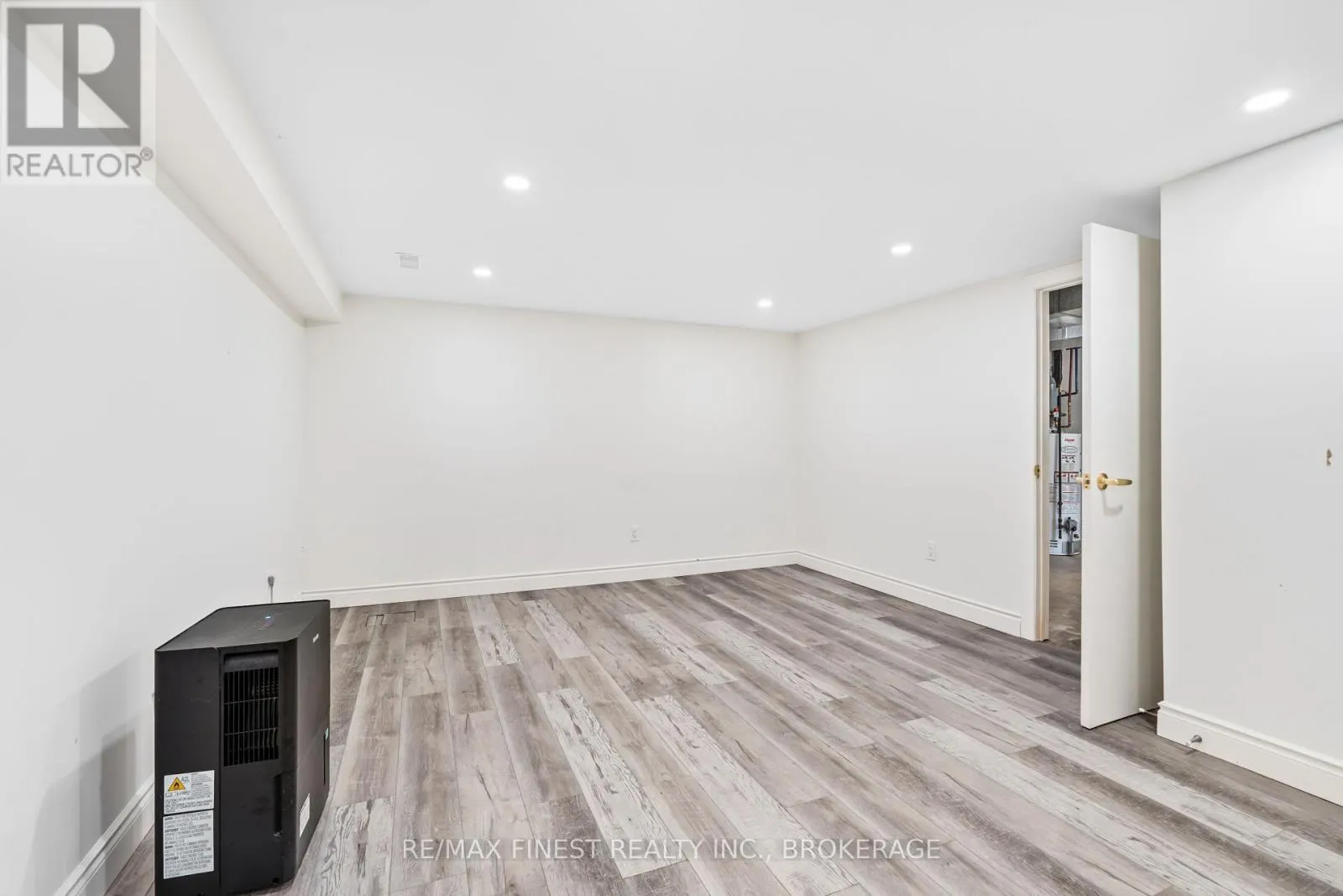 347 KINGSDALE AVENUE