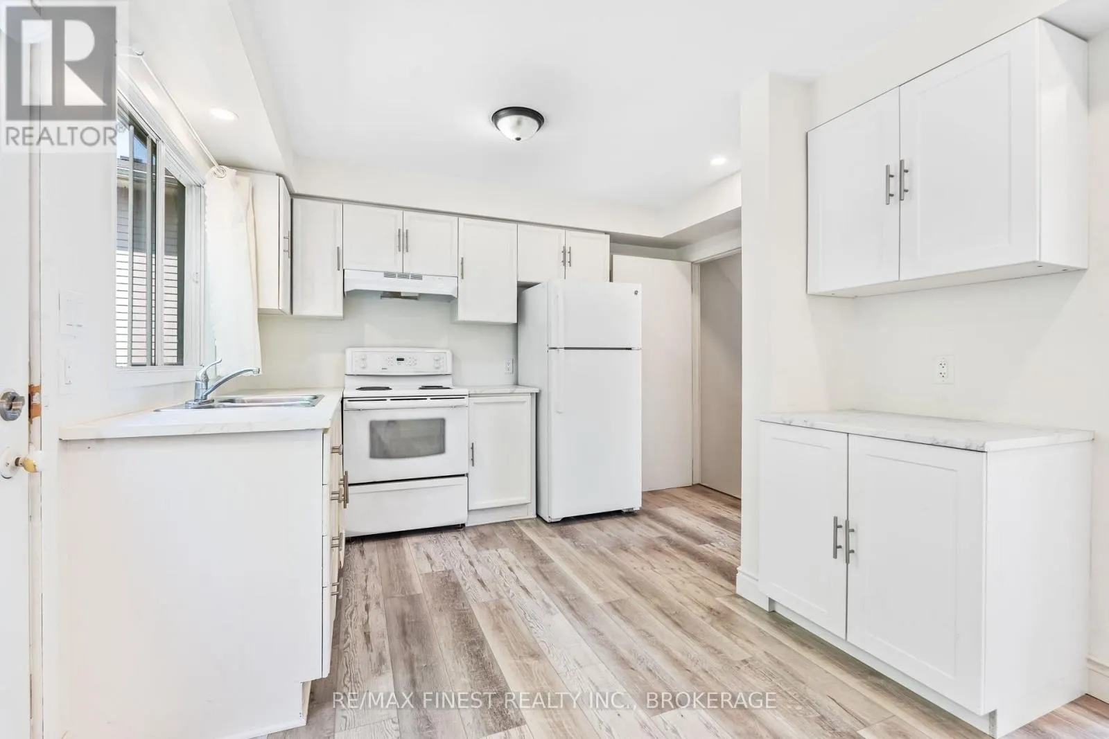 347 KINGSDALE AVENUE