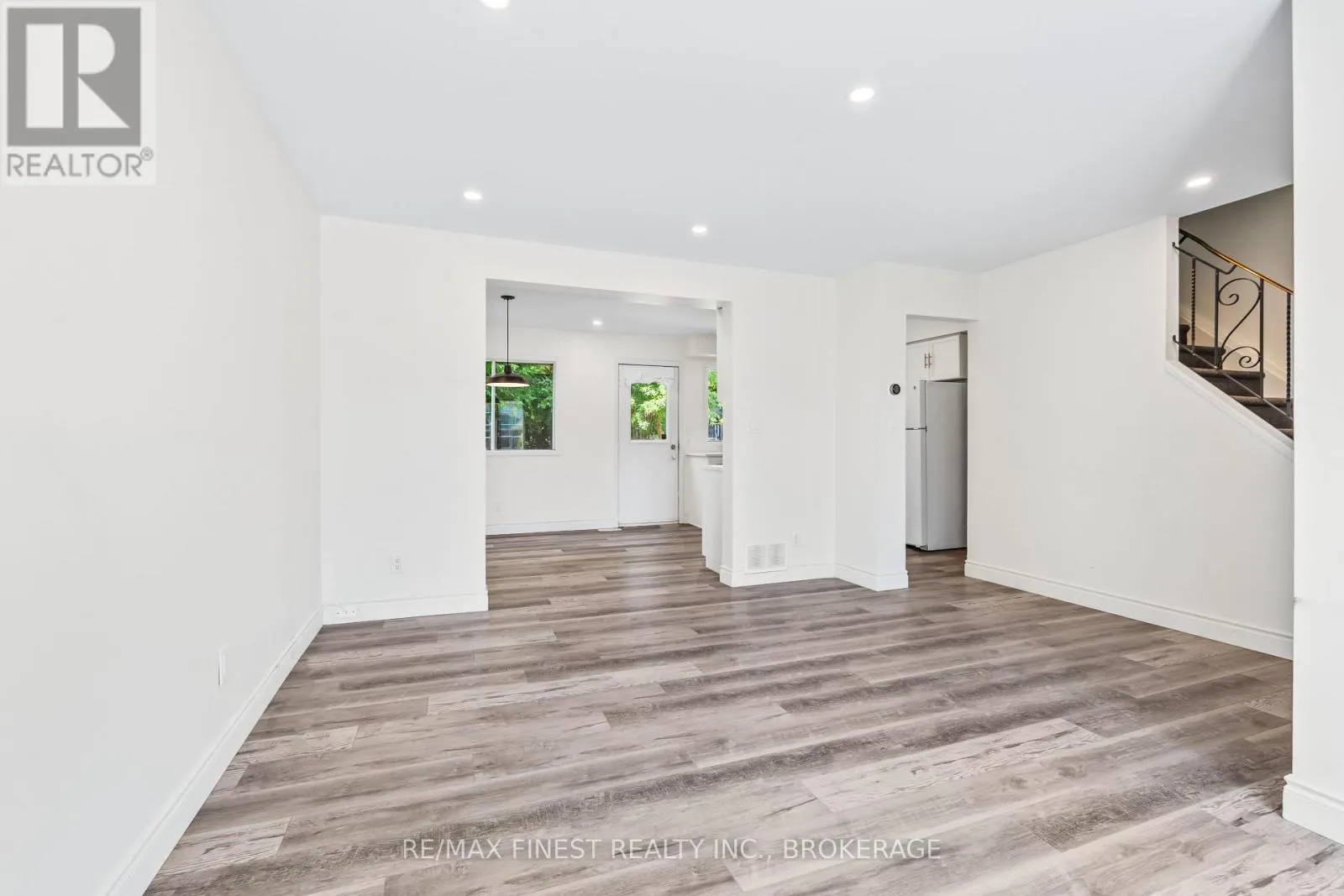 347 KINGSDALE AVENUE