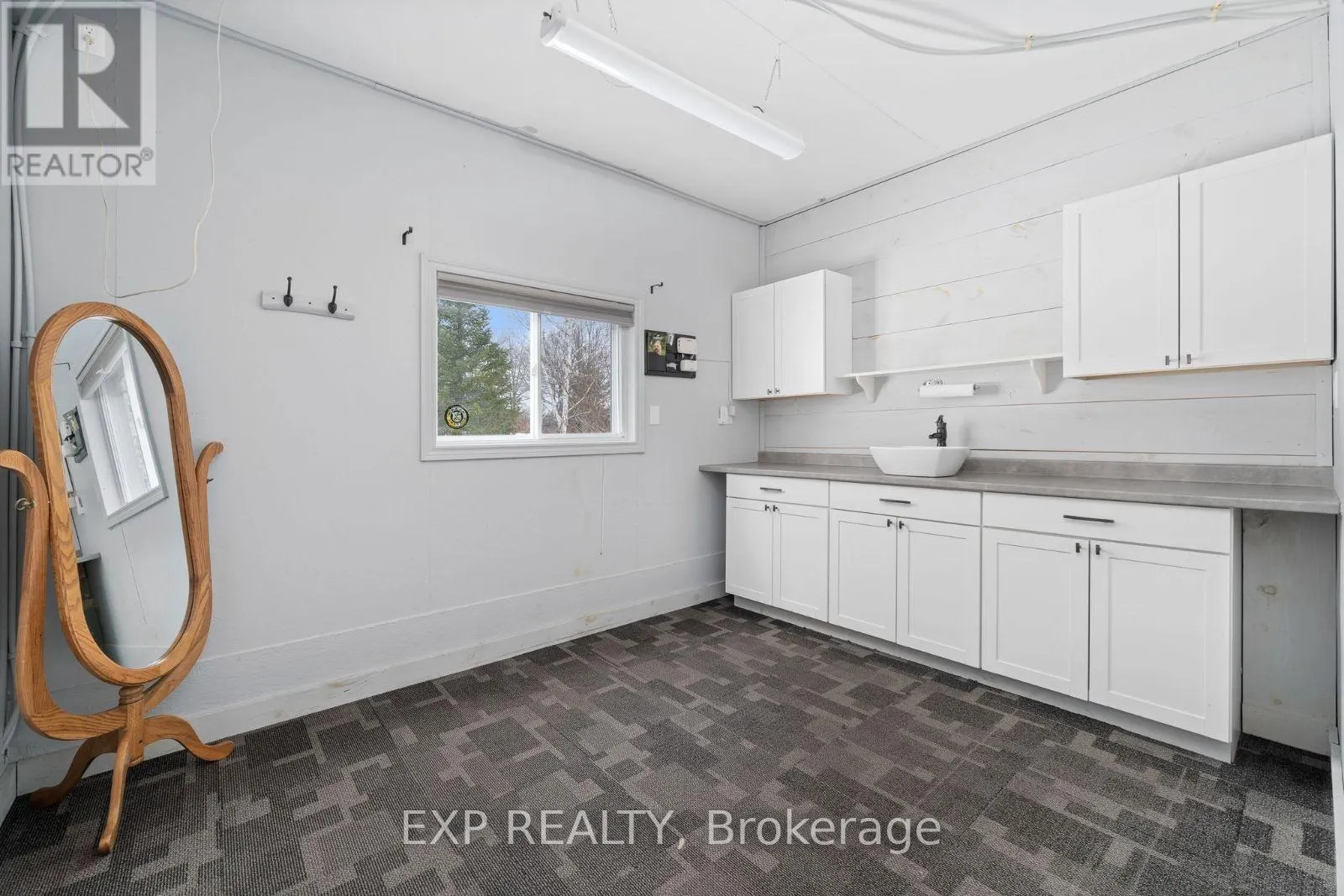 1121 HARMONY ROAD