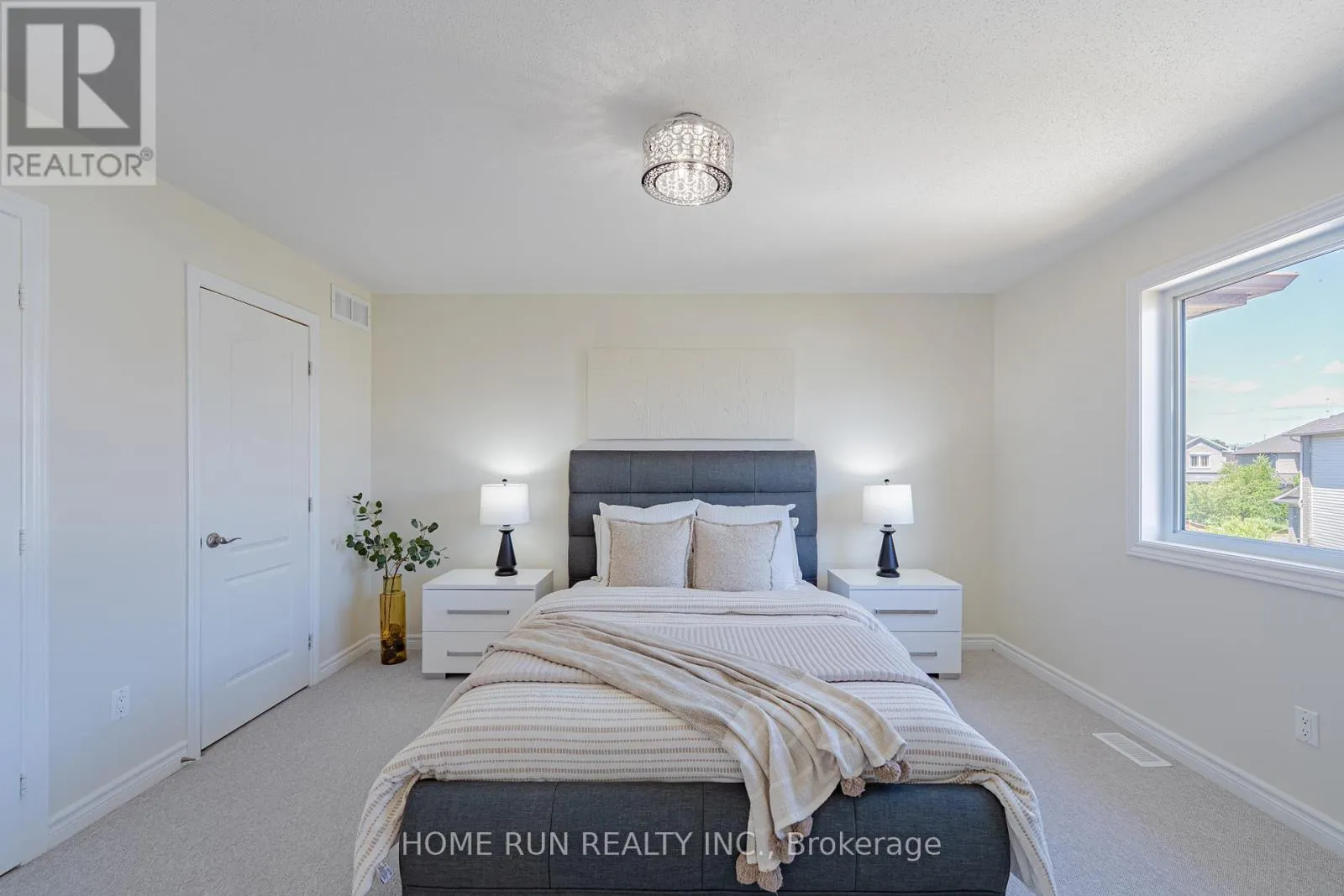 1576 CARRONBRIDGE CIRCLE