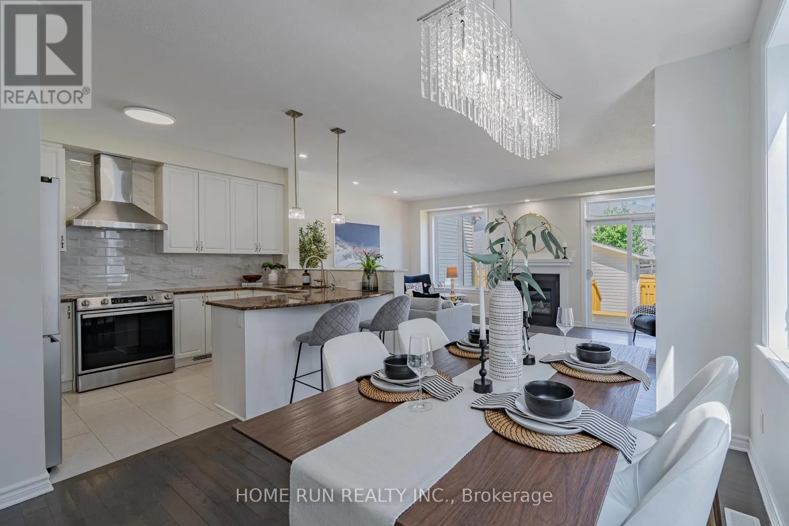 1576 CARRONBRIDGE CIRCLE