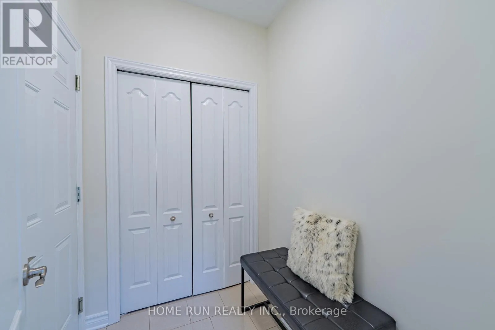 1576 CARRONBRIDGE CIRCLE