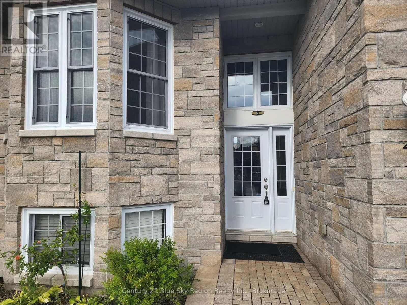 4 BROOKLAND DRIVE