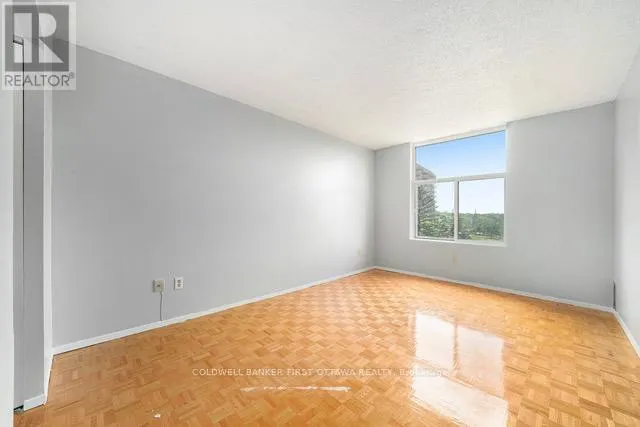 407 - 2759 CAROUSEL CRESCENT