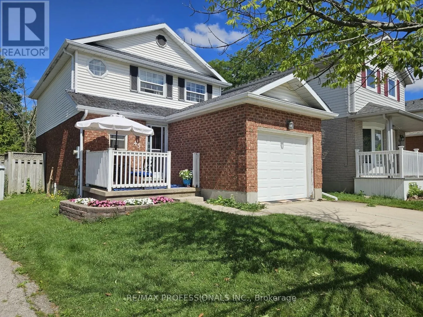 43 MOSS PLACE