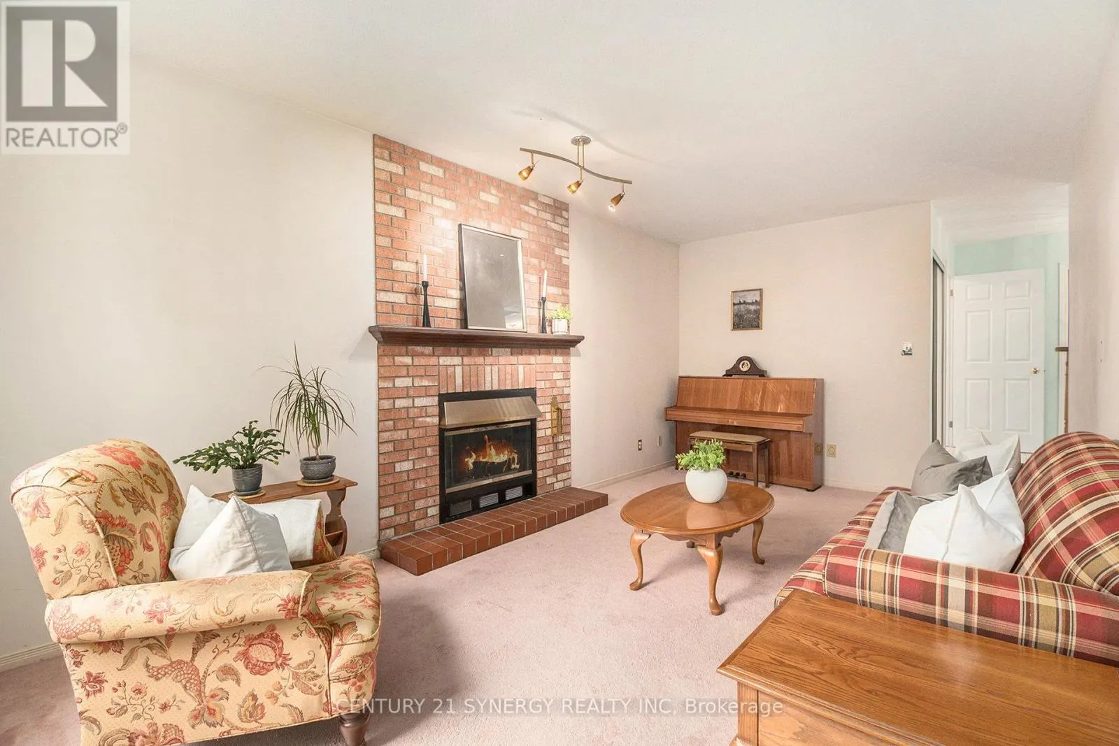1723 CARA CRESCENT