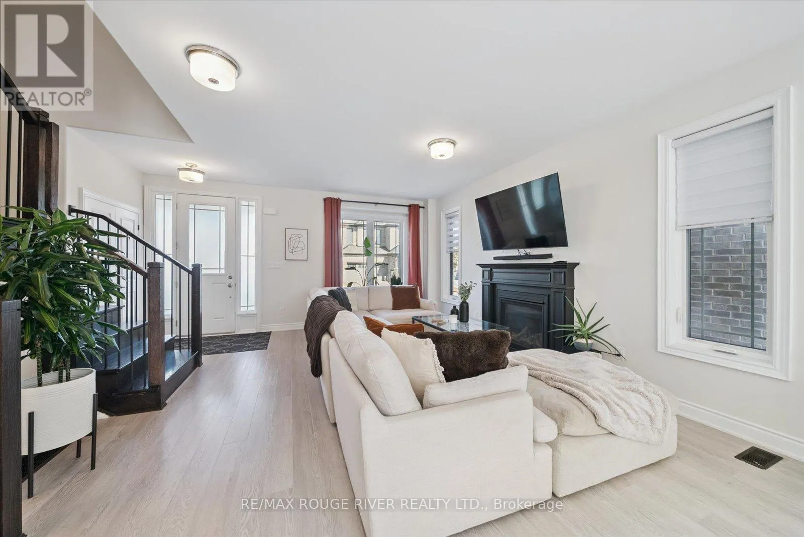 1093 RIPPINGALE TRAIL