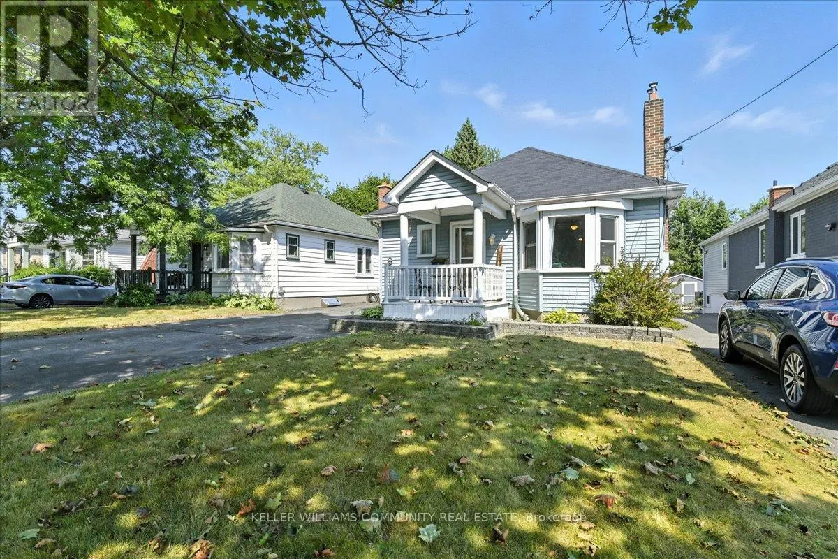 144 UNIVERSITY AVENUE E