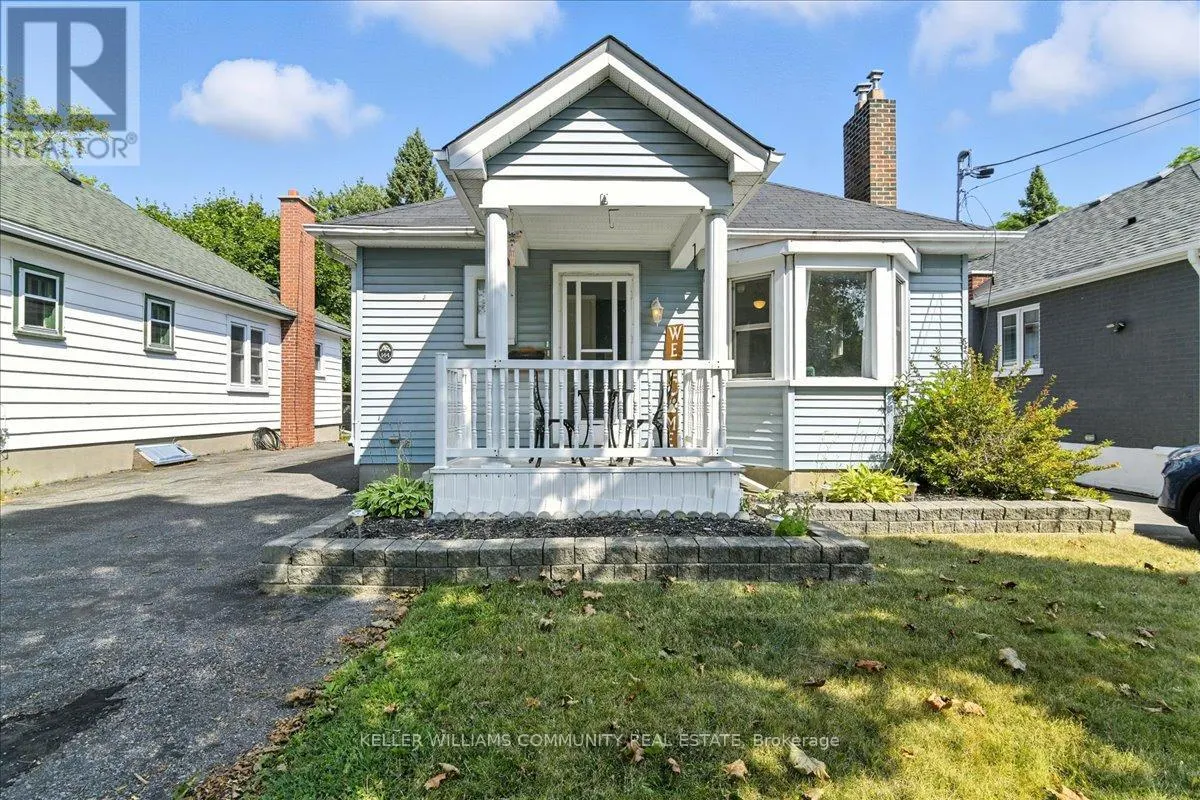 144 UNIVERSITY AVENUE E