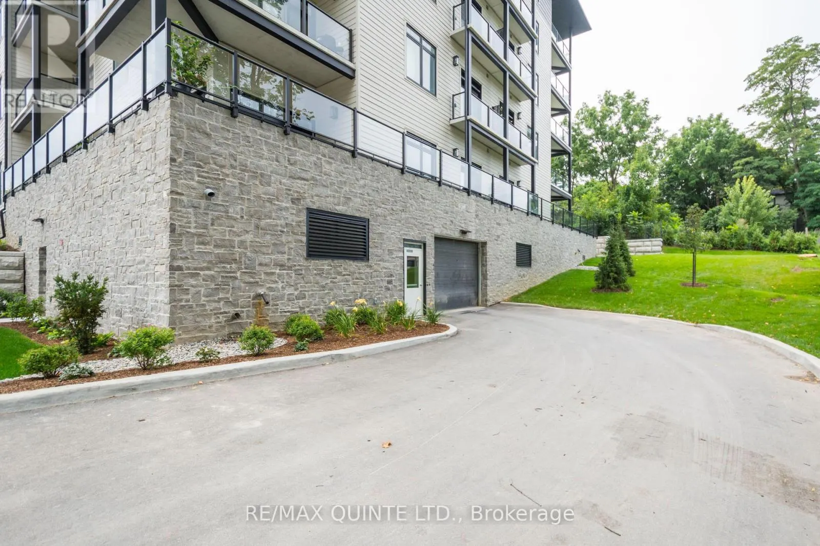 407 - 17 CLEAVE AVENUE, #407