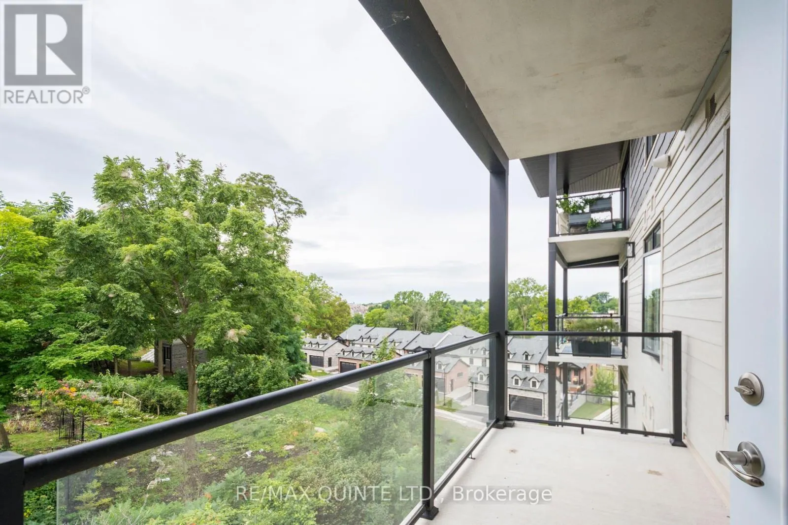 407 - 17 CLEAVE AVENUE, #407