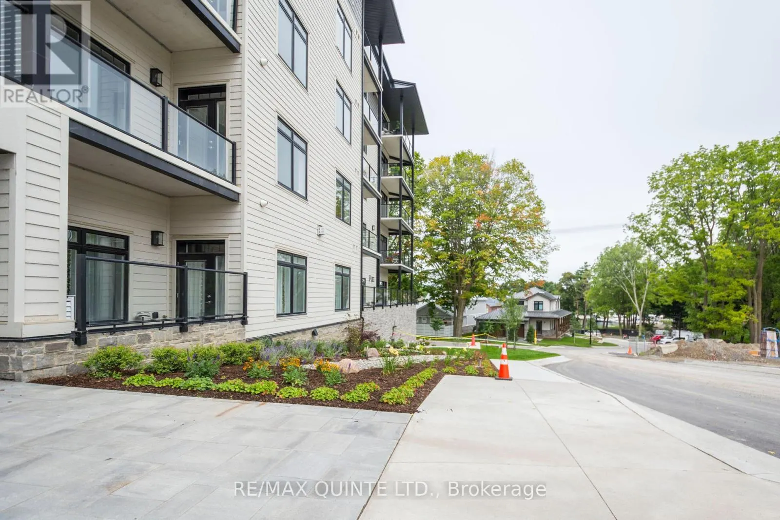 407 - 17 CLEAVE AVENUE, #407