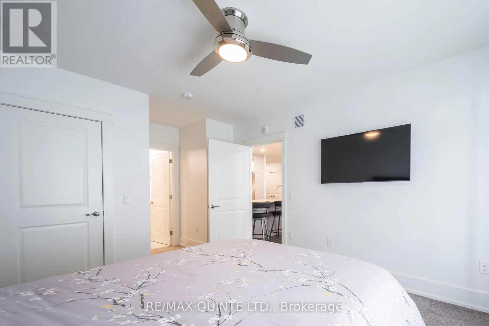 407 - 17 CLEAVE AVENUE, #407