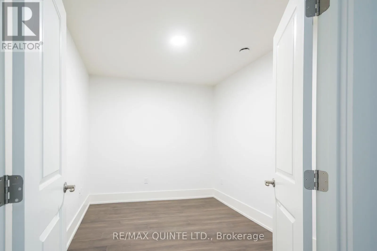 407 - 17 CLEAVE AVENUE, #407