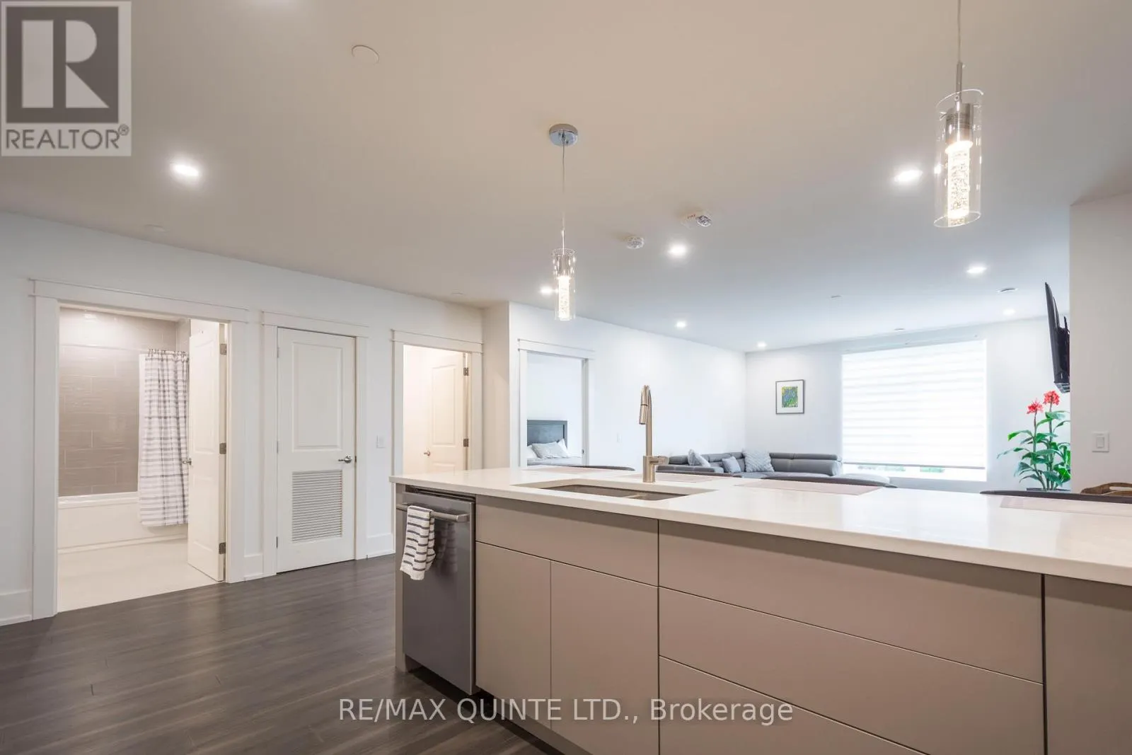 407 - 17 CLEAVE AVENUE, #407