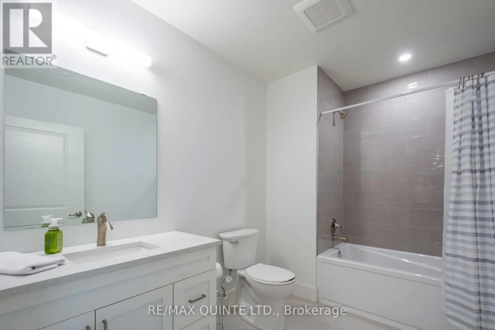 407 - 17 CLEAVE AVENUE, #407