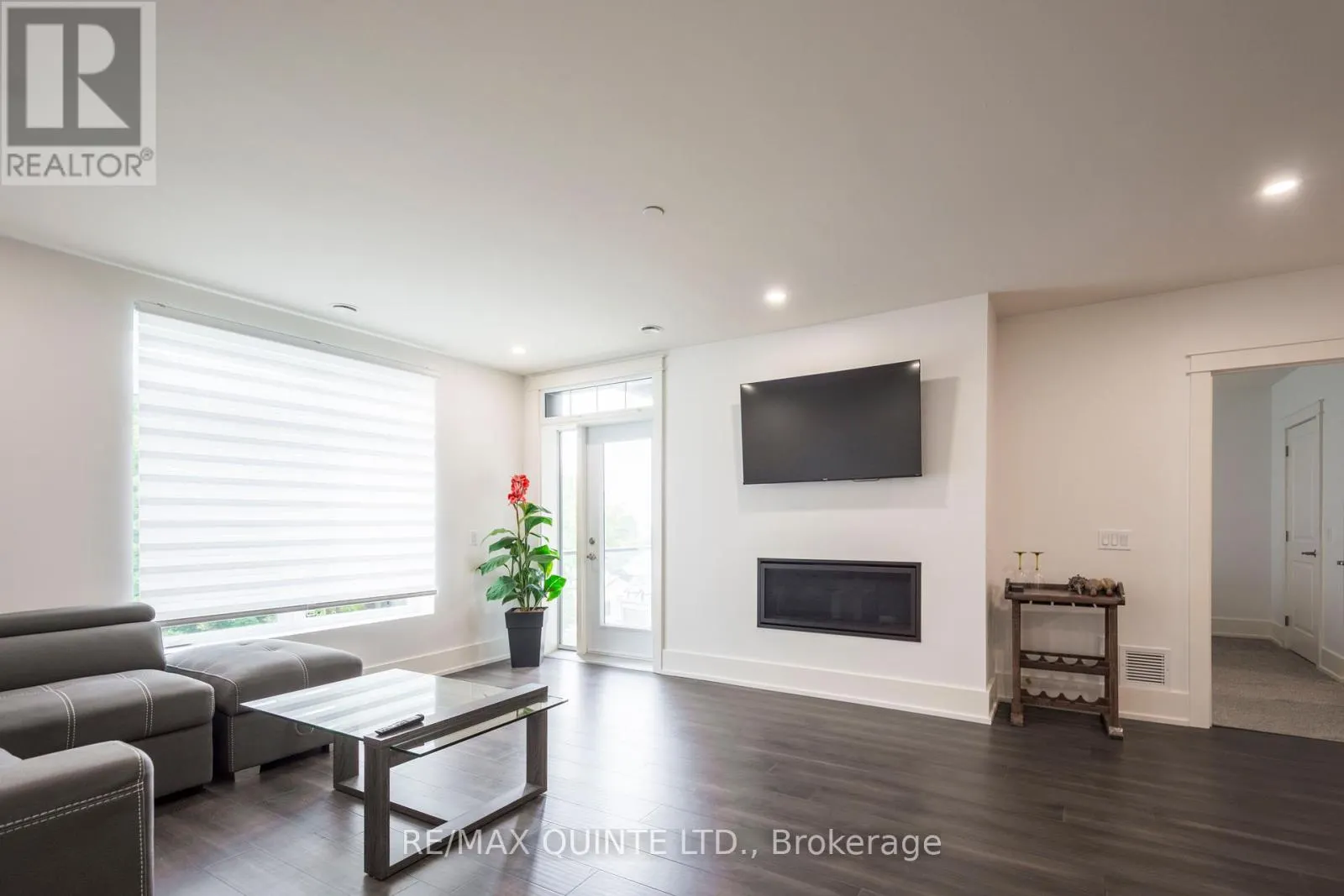 407 - 17 CLEAVE AVENUE, #407
