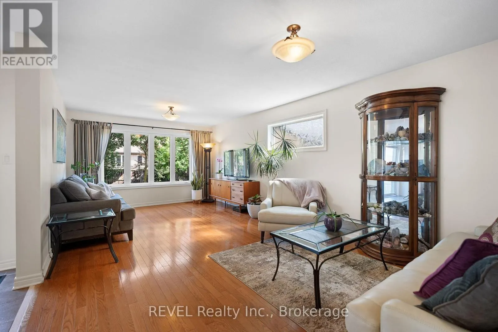 99 LORETTA DRIVE