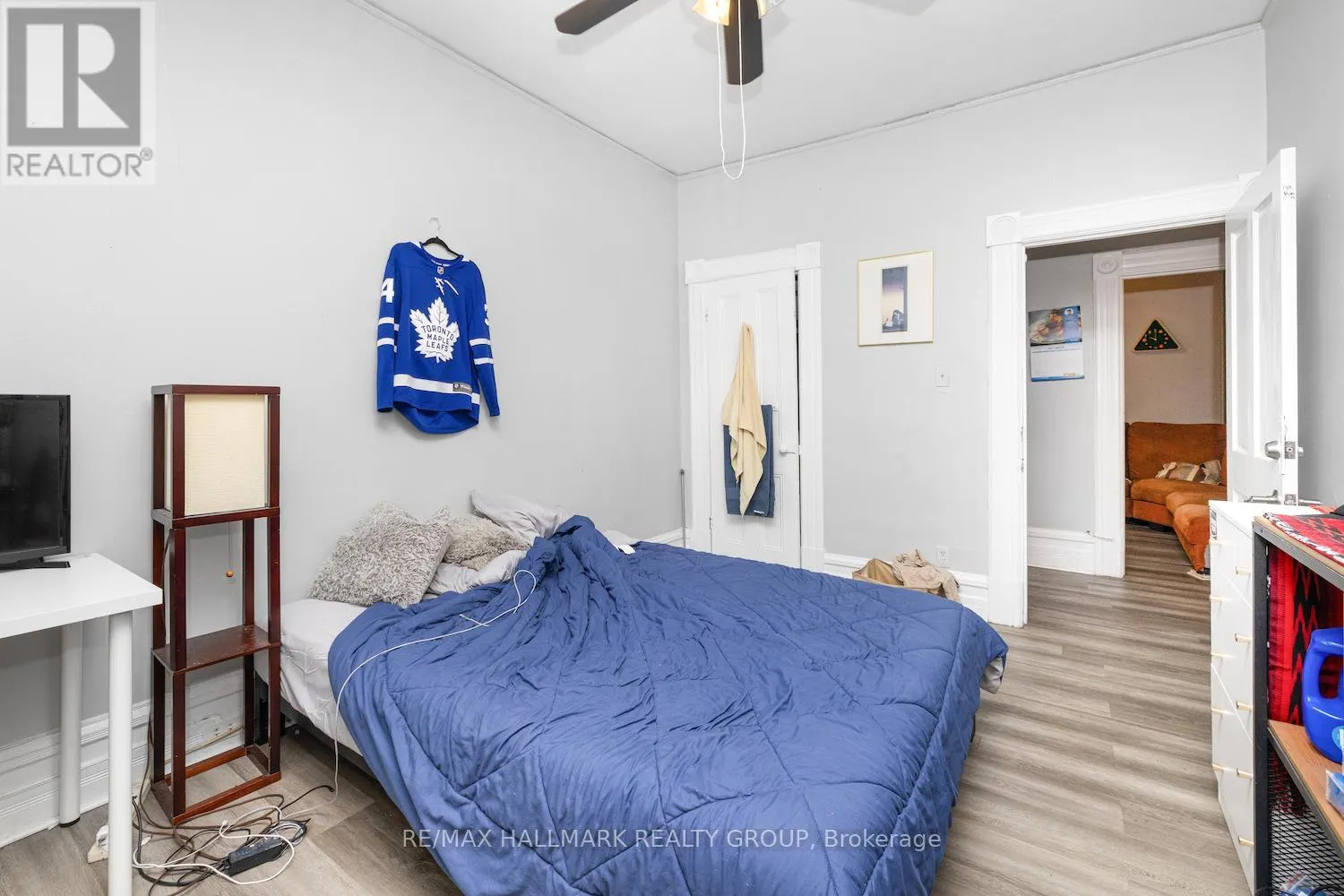 246 LAURIER AVENUE E