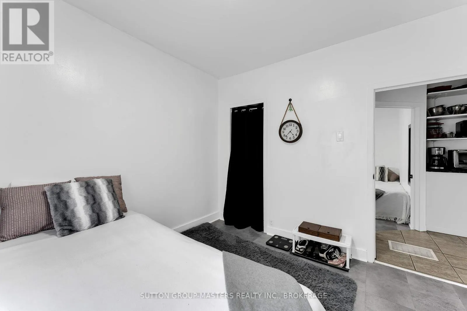 11 KINGSCOURT AVENUE