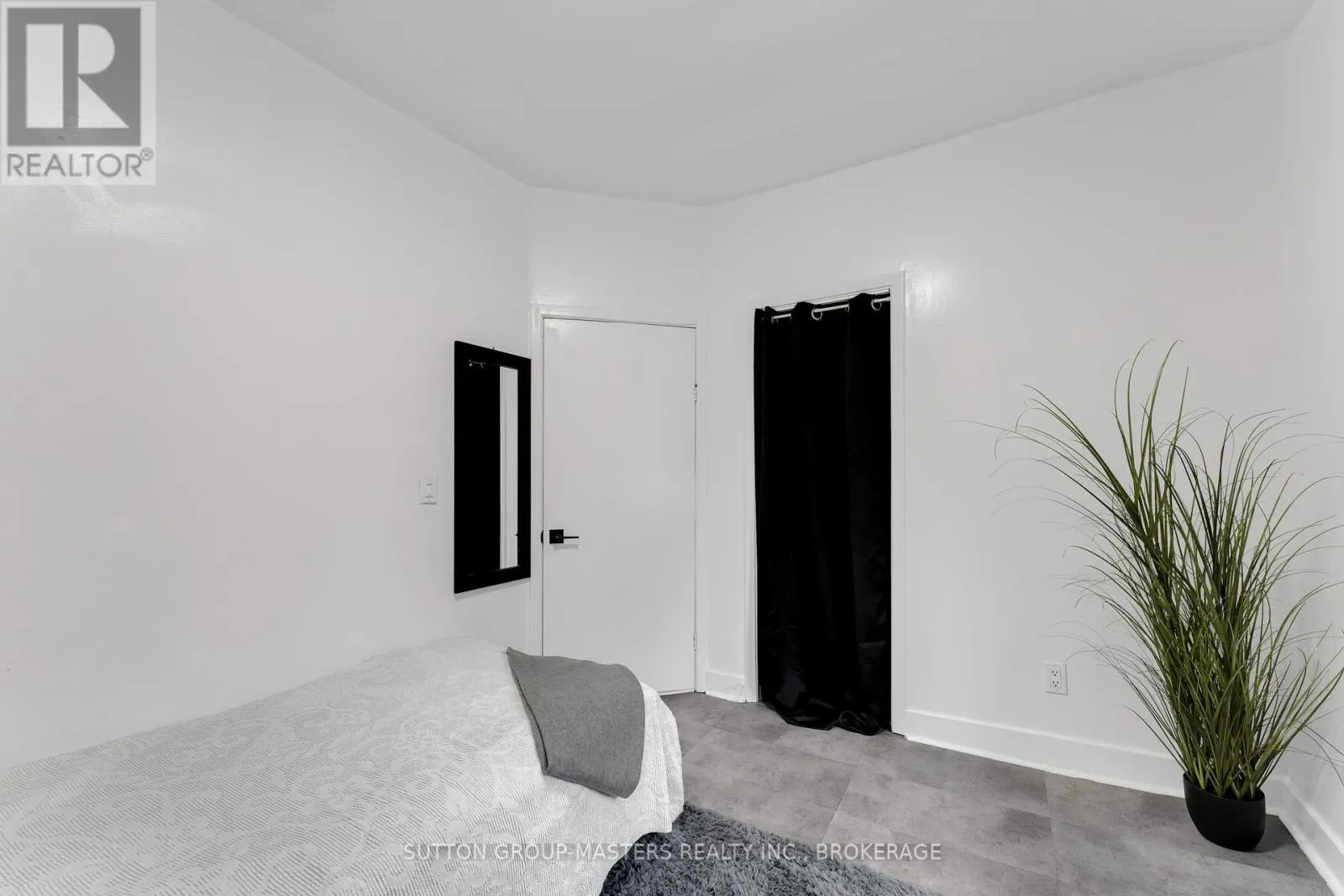 11 KINGSCOURT AVENUE
