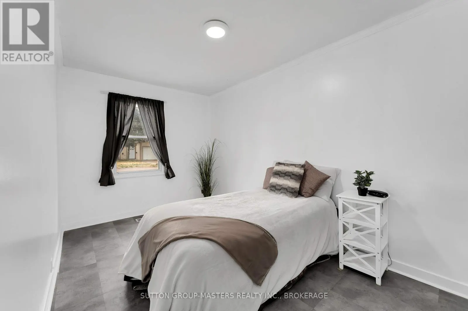 11 KINGSCOURT AVENUE