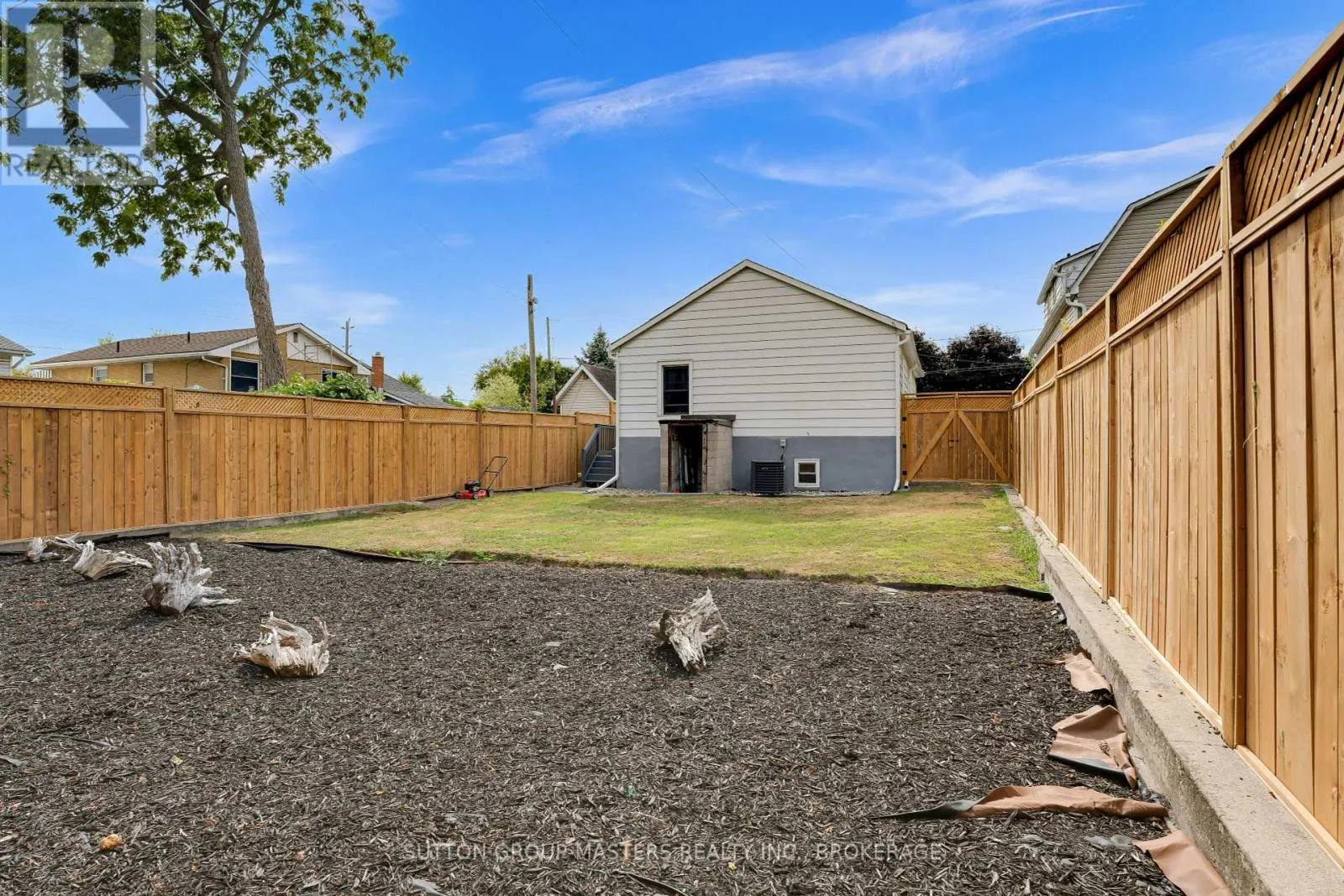 11 KINGSCOURT AVENUE