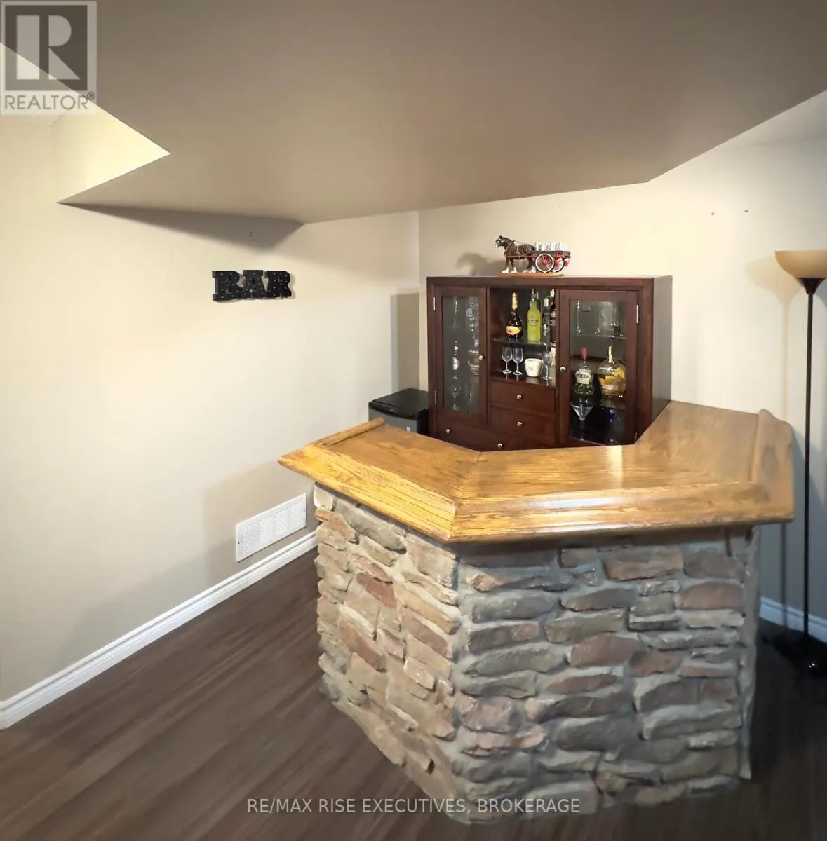 1651 CRIMSON CRESCENT