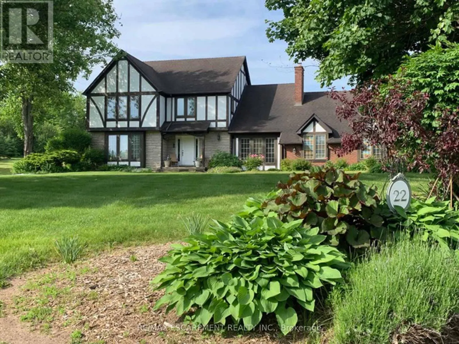 22 WENEIL DRIVE