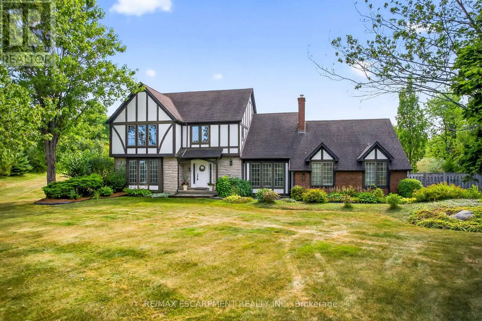 22 WENEIL DRIVE